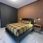 Laskaris Luxury * كالاماتا