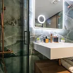 Laskaris Luxury * كالاماتا