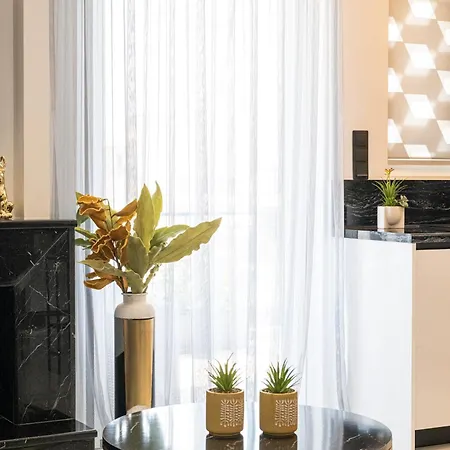 Laskaris Luxury * 卡拉马塔