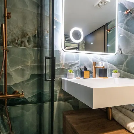Laskaris Luxury * 卡拉马塔